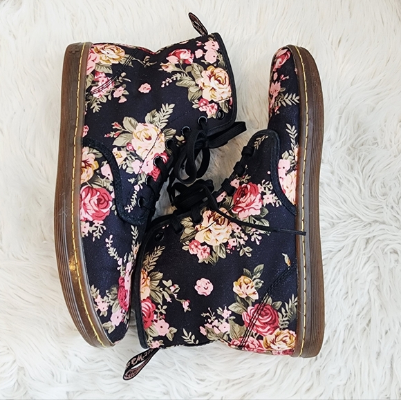 DR. MARTENS VICTORIAN FLORAL PATTERN LACE UP ANKLE BOOTS SIZE 10 - Picture 13 of 16